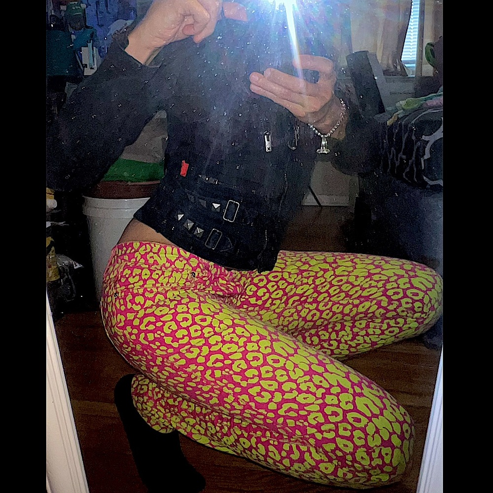 2/$40 Tripp NYC Neon Yellow/Hot pink Leopard print skinny jeans